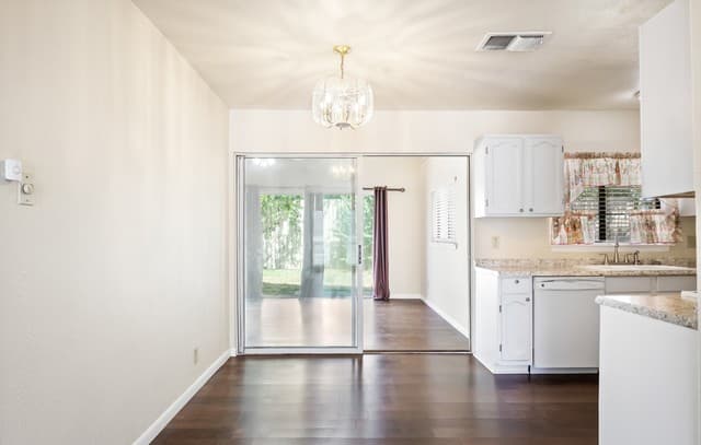 4907  Dare Ln, San Antonio, TX 78217 — photo 10