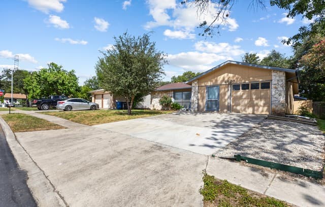 4907  Dare Ln, San Antonio, TX 78217 — photo 2