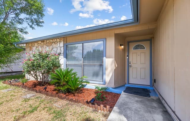 4907  Dare Ln, San Antonio, TX 78217 — photo 5