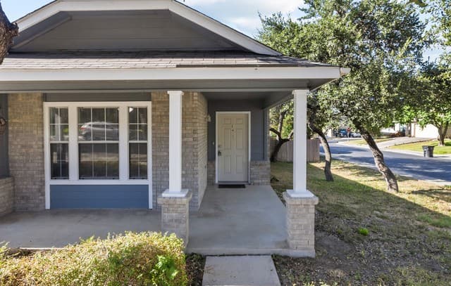 8840  Twin Oaks Ct, San Antonio, TX 78250 — photo 4