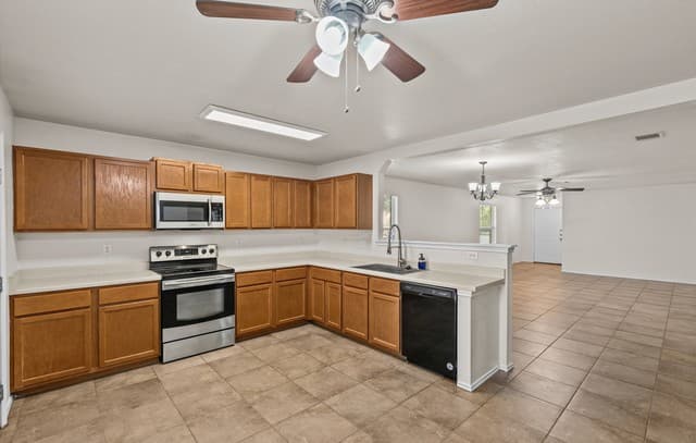 8840  Twin Oaks Ct, San Antonio, TX 78250 — photo 6