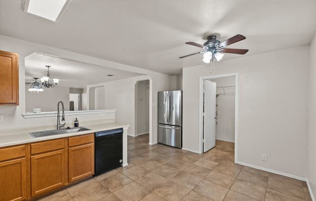 8840  Twin Oaks Ct, San Antonio, TX 78250 — photo 7