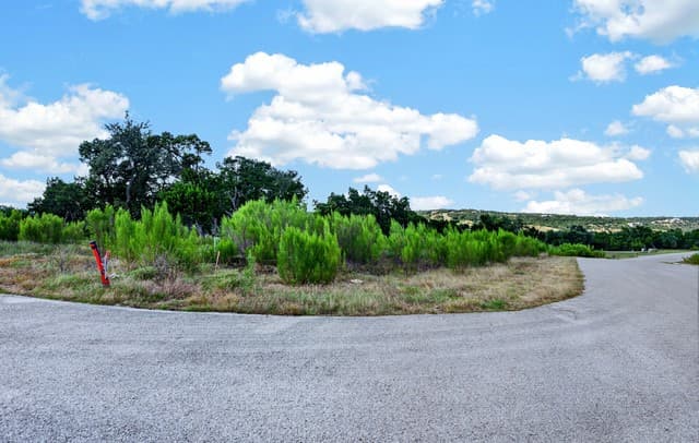 1466  Chianti, New Braunfels, TX 78132 — photo 2