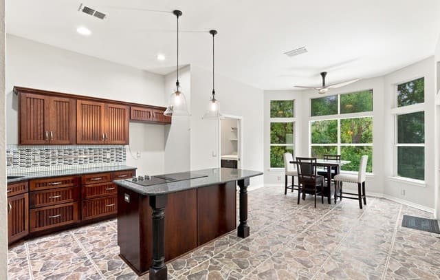 8730  Iliad, Universal City, TX 78148 — photo 3