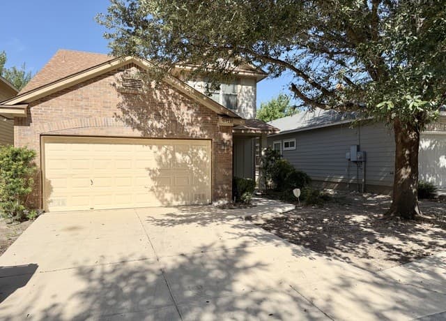 8531  Pecan Cross