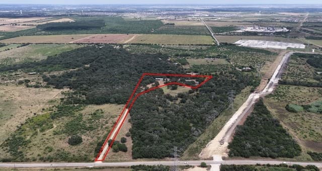 4025  Marion Rd, Marion, TX 78124 — photo 2