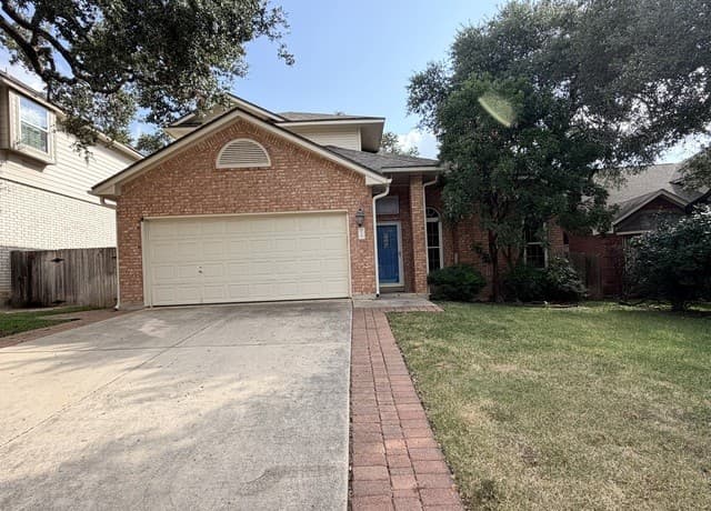215  Whisper Wood Ln, San Antonio, TX 78216 — photo 2