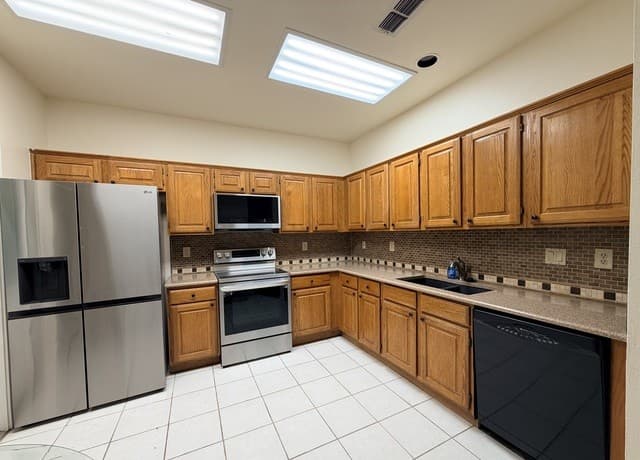 215  Whisper Wood Ln, San Antonio, TX 78216 — photo 7