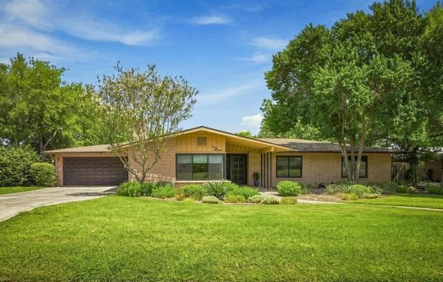 211  Sharon Dr, San Antonio, TX 78216 — photo 2