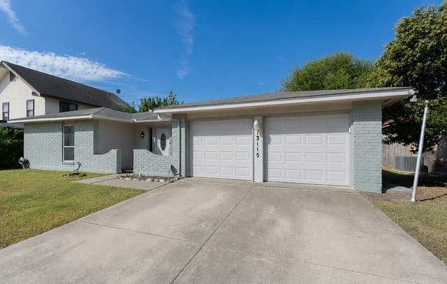 13115  Larkyorke, San Antonio, TX 78233 — photo 2