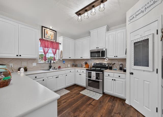 247  S Palo Alto Dr, Floresville, TX 78114 — photo 13