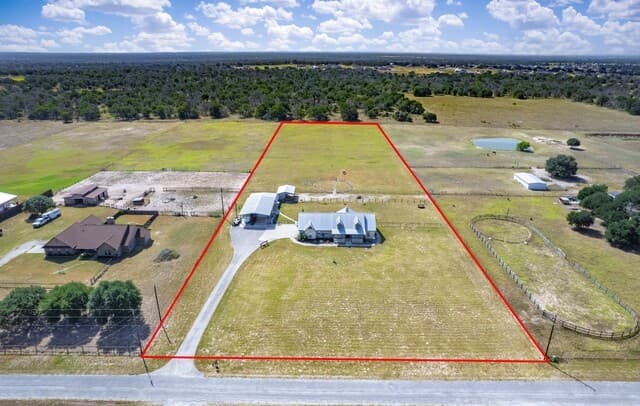 247  S Palo Alto Dr, Floresville, TX 78114 — photo 2