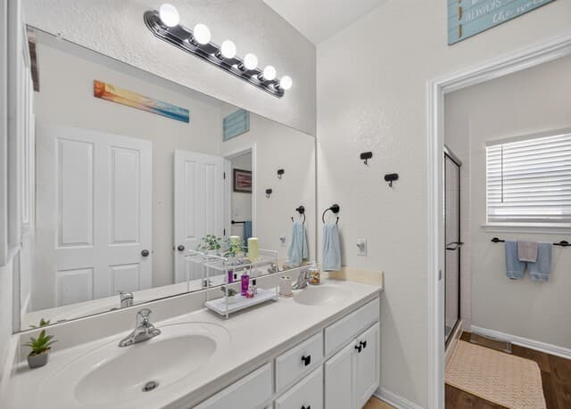 247  S Palo Alto Dr, Floresville, TX 78114 — photo 23