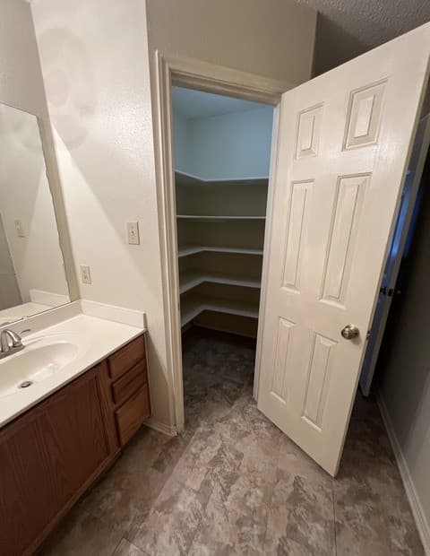 2628  Westover Vw, San Antonio, TX 78251 — photo 19