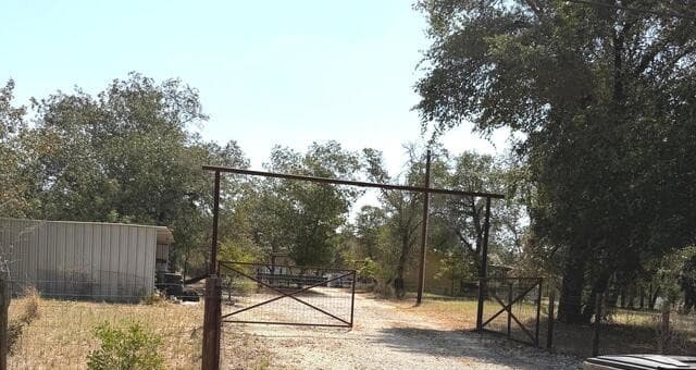 278  County Road 6767, Natalia, TX 78059 — photo 13