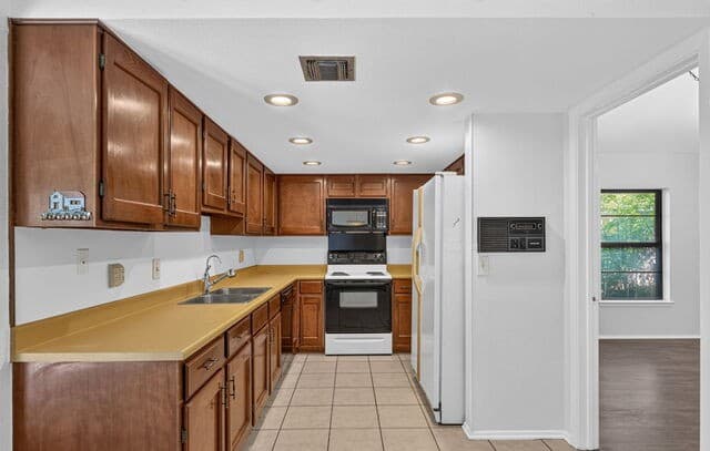 3538  Byron St, San Antonio, TX 78247 — photo 8