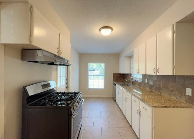 151  Sabyan Dr, San Antonio, TX 78218 — photo 5