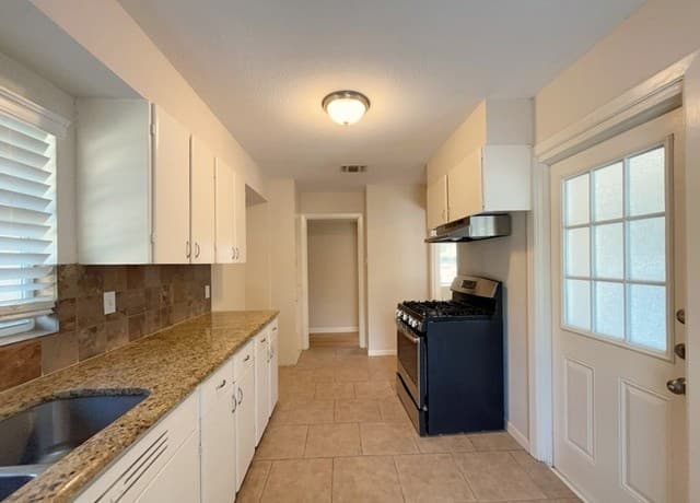 151  Sabyan Dr, San Antonio, TX 78218 — photo 8