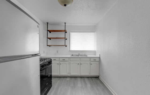 925  4th St, Floresville, TX 78114 — photo 9
