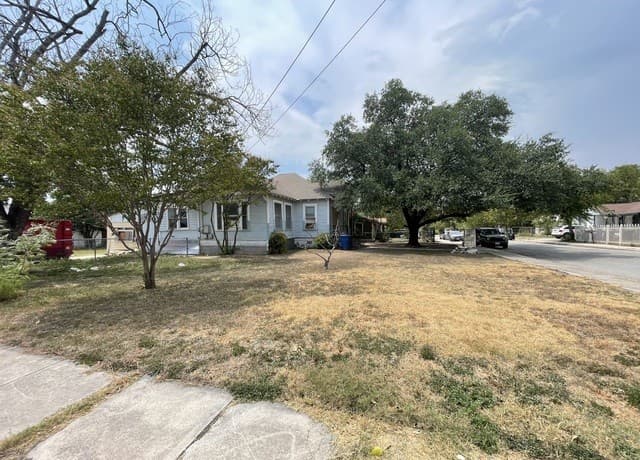 1402  Alametos, San Antonio, TX 78201 — photo 4