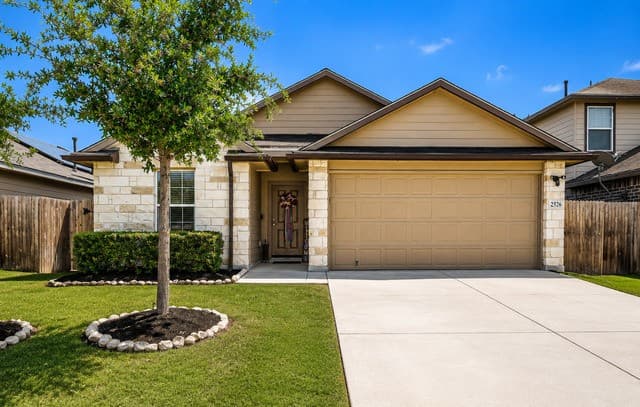 2526 Live Oak Pass