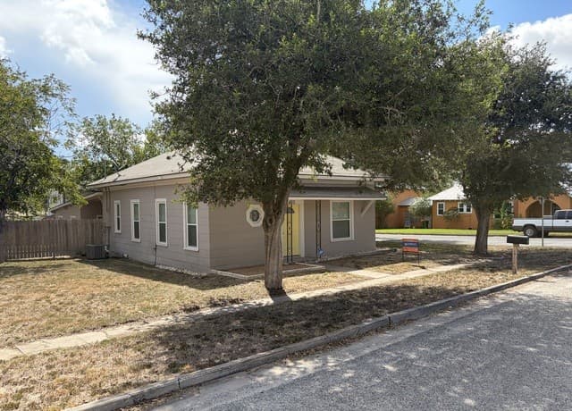 423 S 6th St, Kenedy, TX 78119 — photo 20