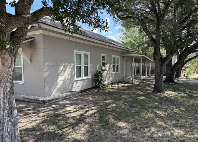 423 S 6th St, Kenedy, TX 78119 — photo 3