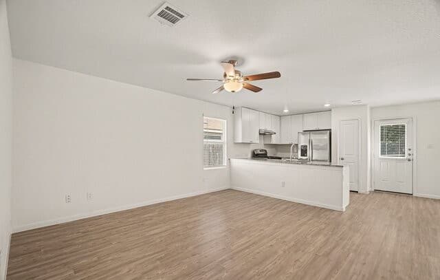 9978  Sarrebourg St, Schertz, TX 78154 — photo 4