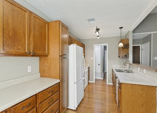 13318  Larkbrook St, San Antonio, TX 78233 — photo 10