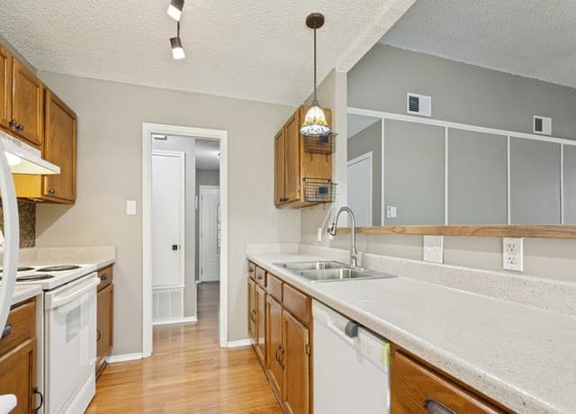 13318  Larkbrook St, San Antonio, TX 78233 — photo 11