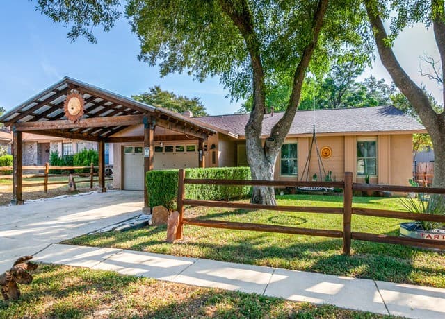 13318  Larkbrook St, San Antonio, TX 78233 — photo 3