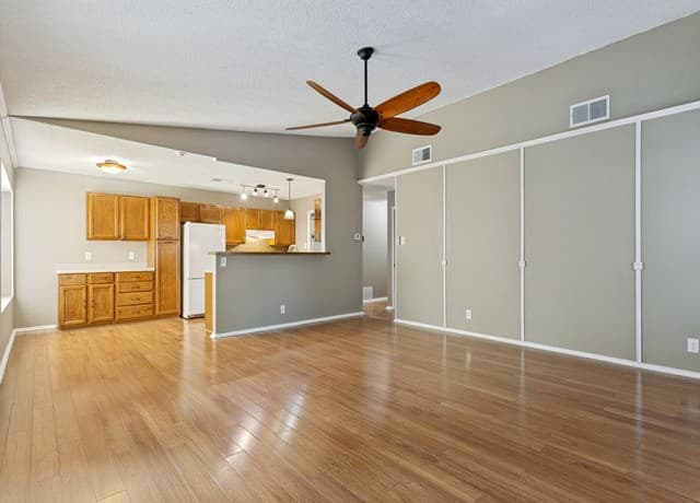 13318  Larkbrook St, San Antonio, TX 78233 — photo 9
