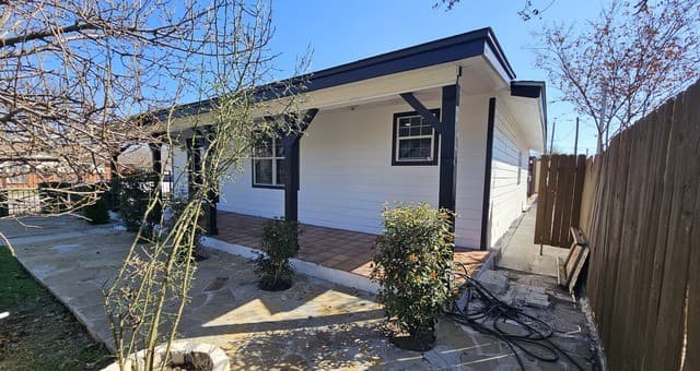 3902 W Salinas, San Antonio, TX 78207 — photo 3
