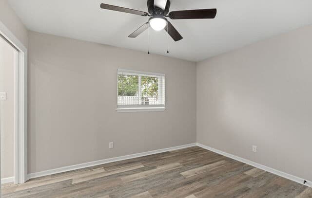 205  Mistletoe St, Fredericksburg, TX 78624 — photo 16