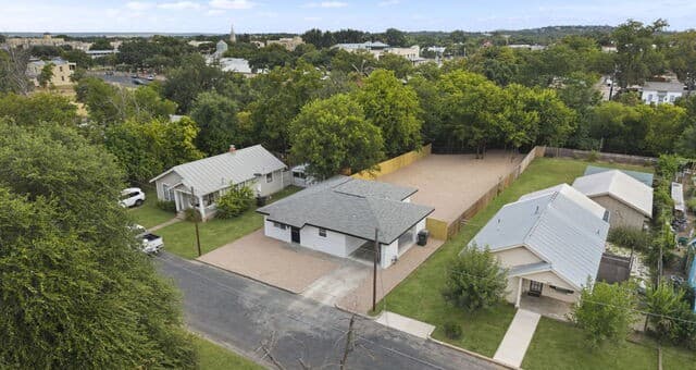 205  Mistletoe St, Fredericksburg, TX 78624 — photo 24