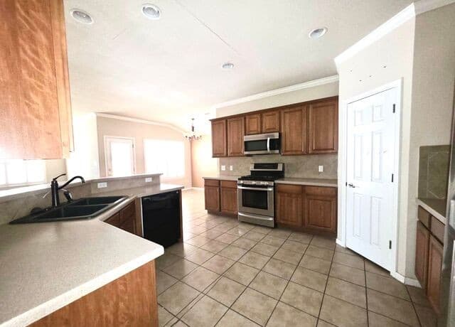 8510  El Camino Ct, San Antonio, TX 78254 — photo 7