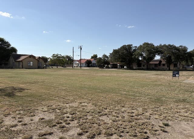604 S 7th St, Kenedy, TX 78119 — photo 5