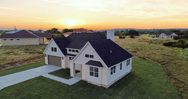 499  Wood View Cir, Bandera, TX 78003 — photo 3