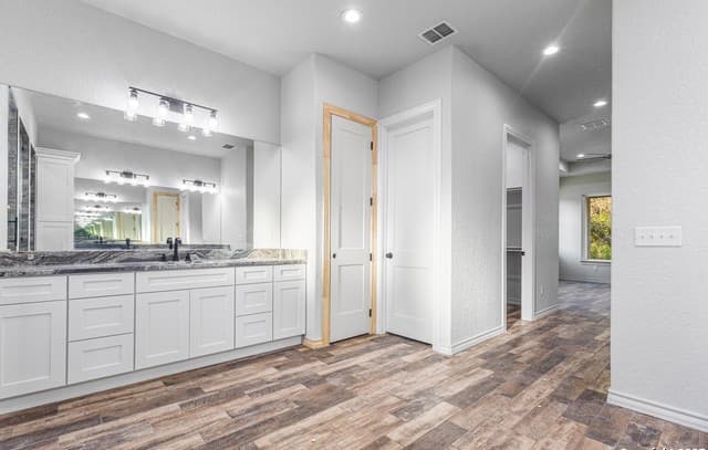 114  Cr 6875, Natalia, TX 78059 — photo 14