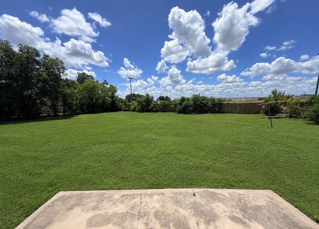 254  Flintstone Ln, Universal City, TX 78148 — photo 18