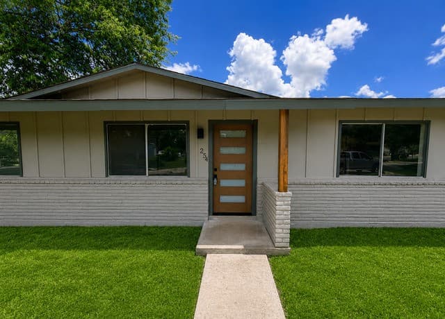 254  Flintstone Ln, Universal City, TX 78148 — photo 3