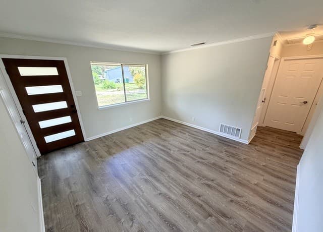 254  Flintstone Ln, Universal City, TX 78148 — photo 4