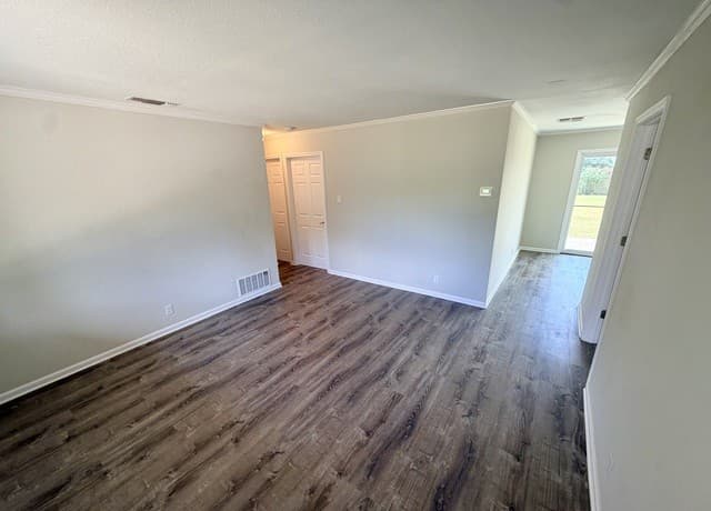 254  Flintstone Ln, Universal City, TX 78148 — photo 5