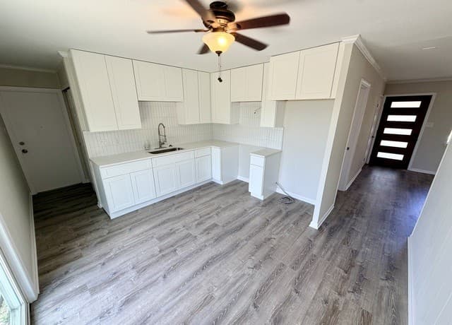 254  Flintstone Ln, Universal City, TX 78148 — photo 7