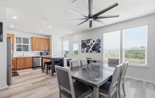 10643 W MILITARY DR unit 13, San Antonio, TX 78251 — photo 9