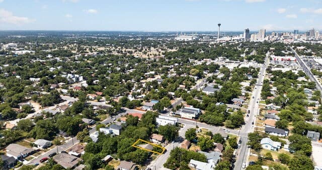 1818 E Crockett St, San Antonio, TX 78202 — photo 8