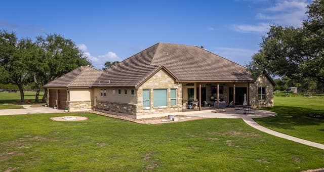 140  Sattler, Spring Branch, TX 78070 — photo 6