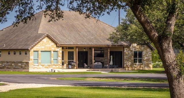 140  Sattler, Spring Branch, TX 78070 — photo 9