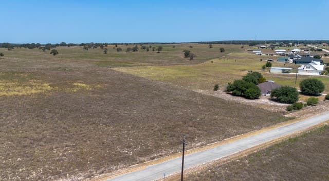 202  Scenic Hills Drive, La Vernia, TX 78121 — photo 2