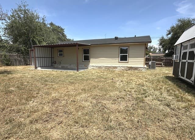 907  Dove Ave., Devine, TX 78016 — photo 12
